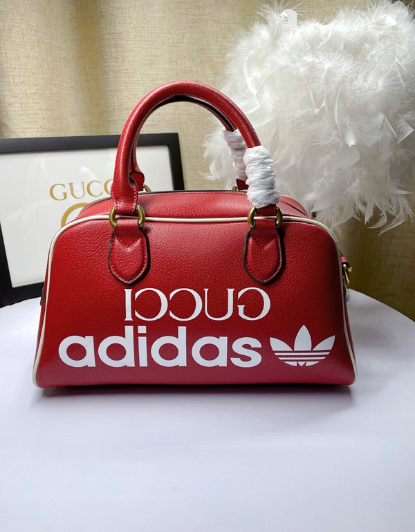 激安グッチバッグコピー背面デザイン